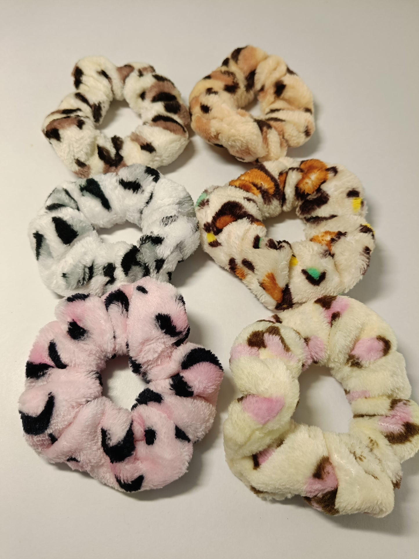 Fur dotted Scrunchie